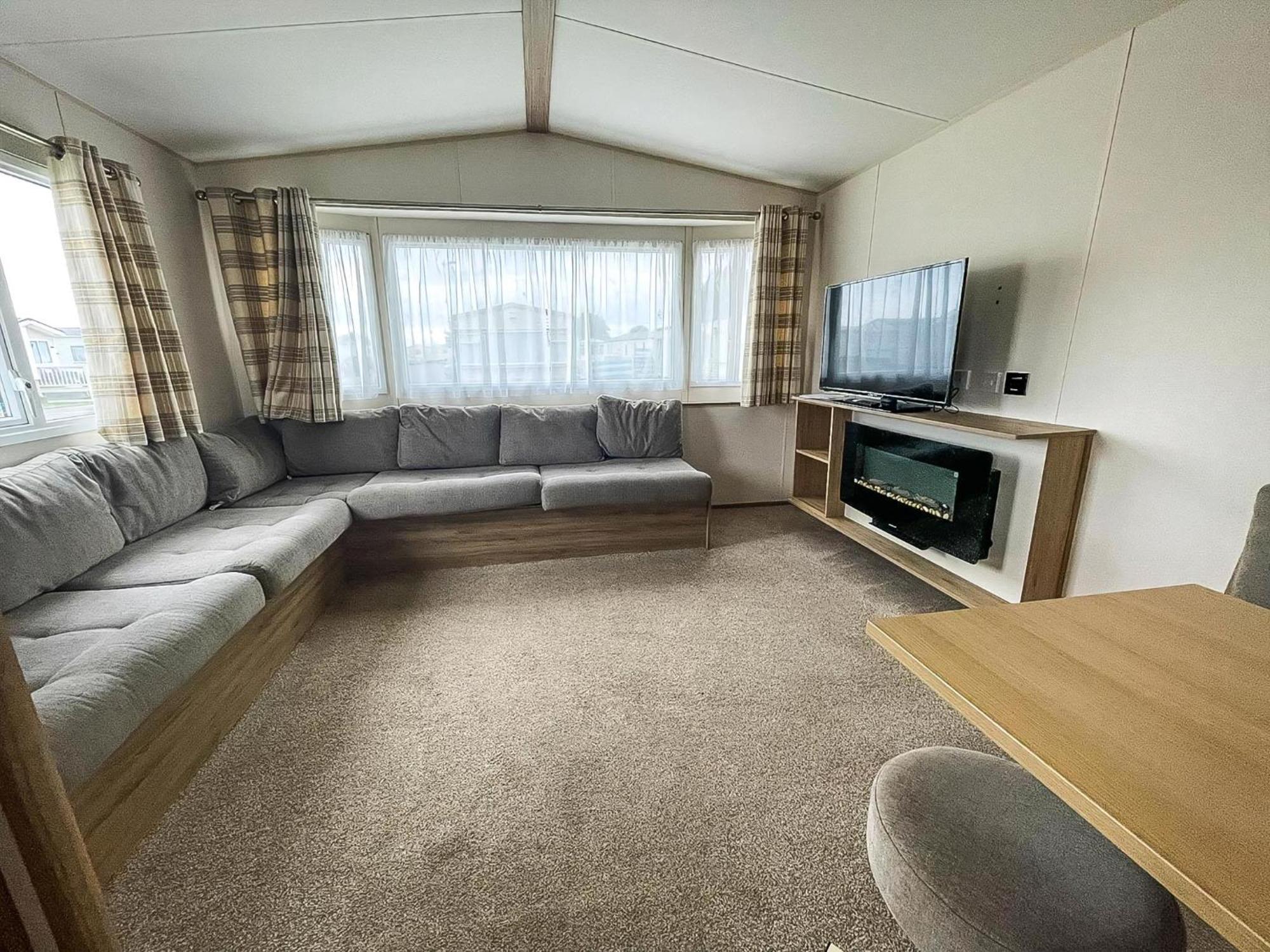 Superb 6 Berth Caravan At St Osyth Beach, Near Clacton-On-Sea Ref 28008Mc Exterior foto